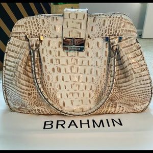 Like new! Gorgeous Cream & Beige Brahmin Bag